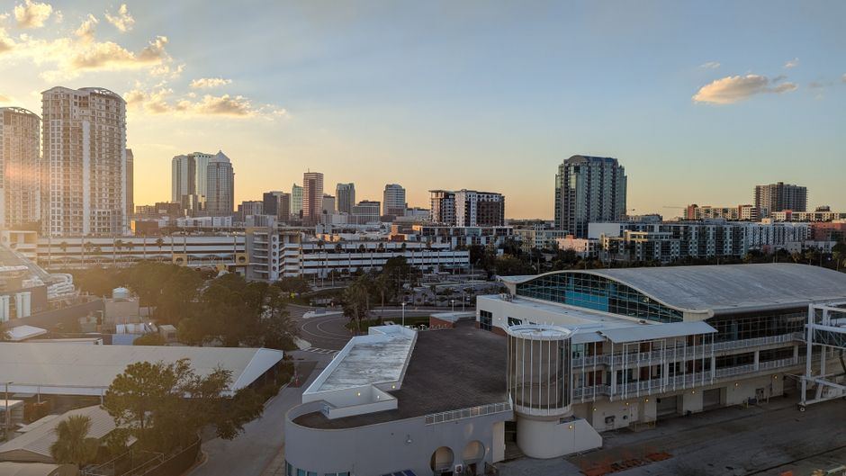 Tampa, Florida skyline at dusk